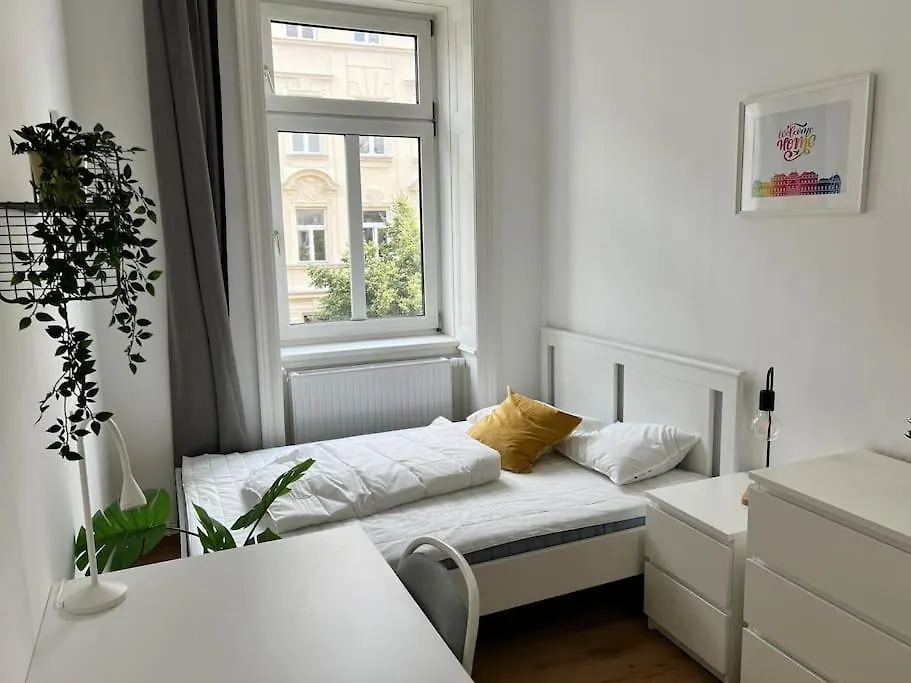 Brand New 3 Bedroom Apartment Viena 0*,