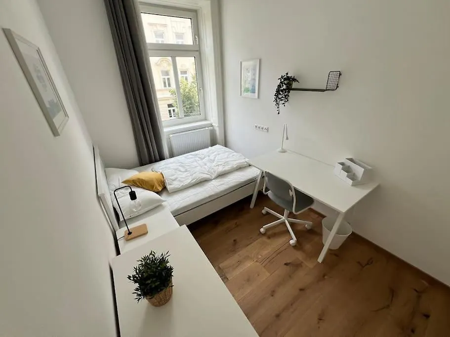 Brand New 3 Bedroom Apartment Vienna
