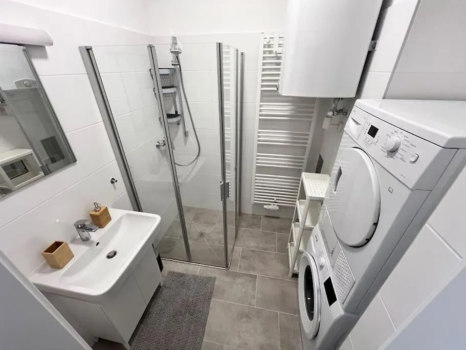 Brand New 3 Bedroom Apartment Vienna