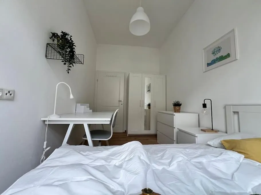 Brand New 3 Bedroom Apartment Vienna