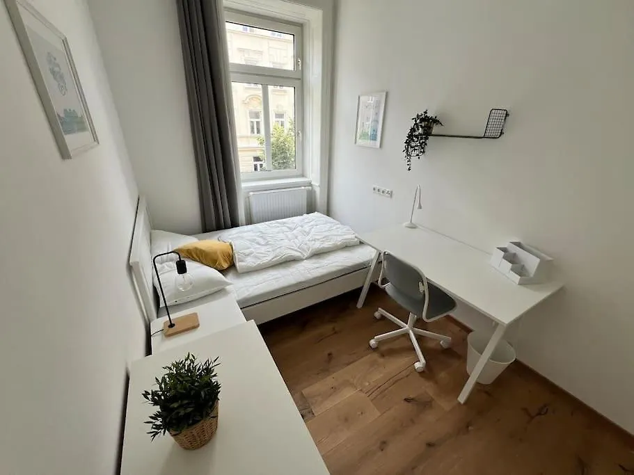 Brand New 3 Bedroom Apartment Vienna