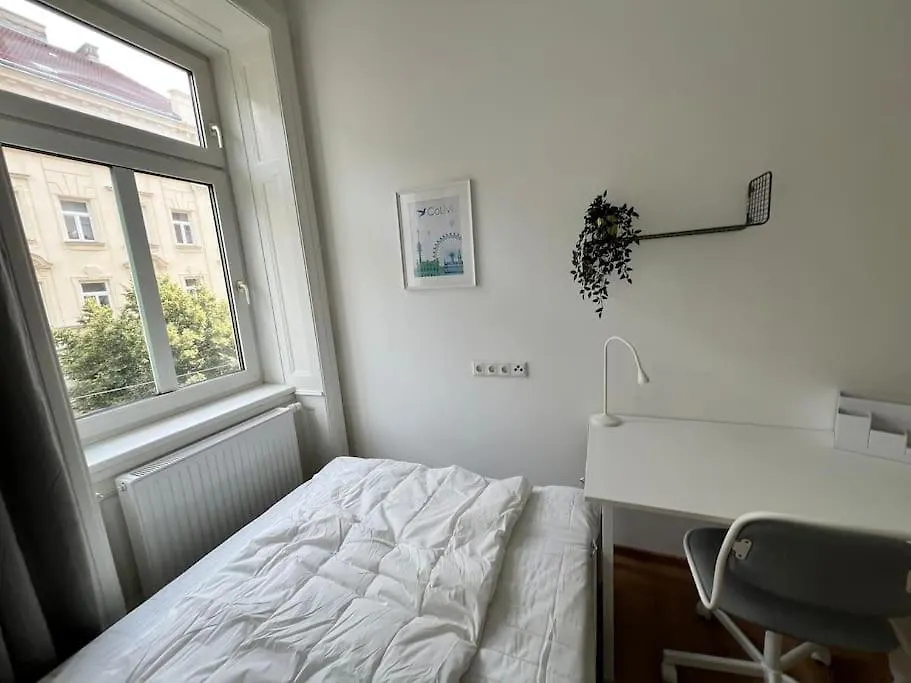 Brand New 3 Bedroom Apartment Vienna