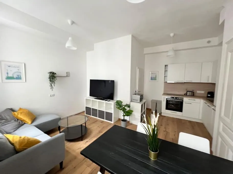 Brand New 3 Bedroom Apartment Vienna